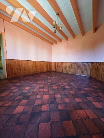 L'étude vous invite à découvrir cette grande maison rurale située à LEMPTY - proche LEZOUX / Au...
