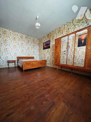 L'étude vous invite à découvrir cette grande maison rurale située à LEMPTY - proche LEZOUX / Au...