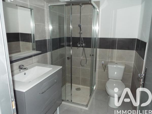 Location maison 3 pièces 77 m² Générac