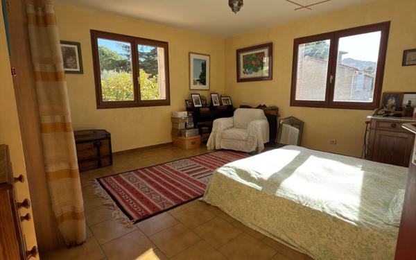 Maison à vendre    6 pièces •  Marseille 8