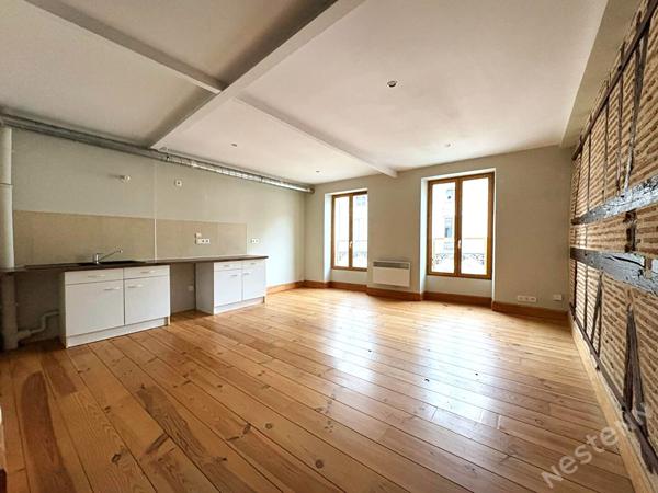 AGEN - Appartement atypique de type 2 bis