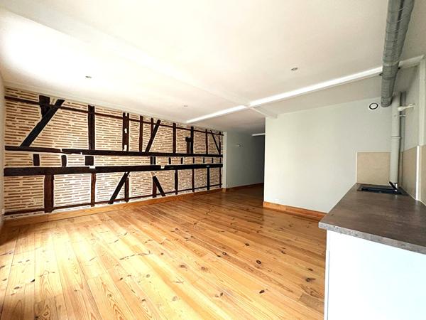 AGEN - Appartement atypique de type 2 bis