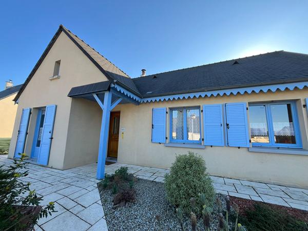 Maison familiale avec immense terrain verdoyant au Lude