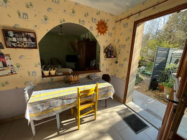 Maison familiale avec immense terrain verdoyant au Lude