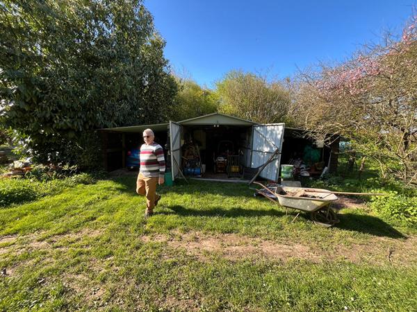Maison familiale avec immense terrain verdoyant au Lude