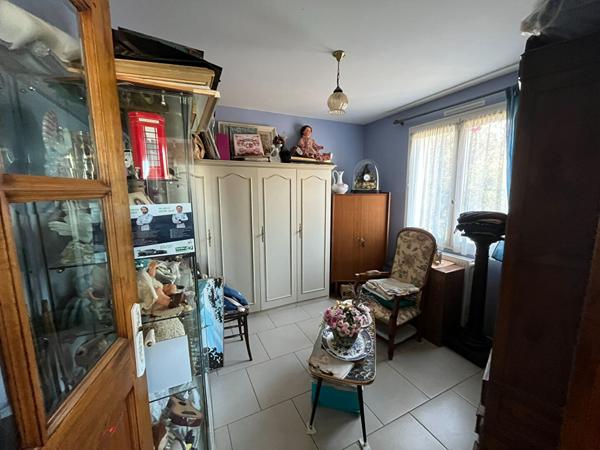 Maison familiale avec immense terrain verdoyant au Lude
