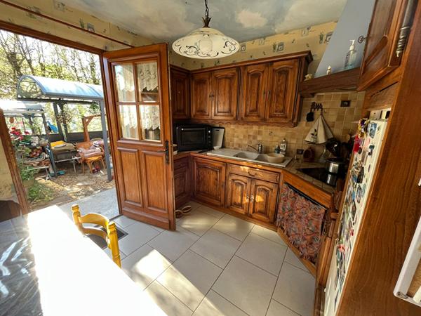 Maison familiale avec immense terrain verdoyant au Lude