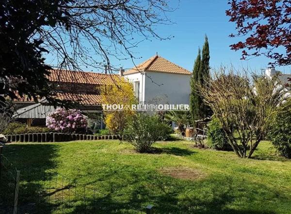 44470 CARQUEFOU Maison Carquefou 6 pièce(s) 132.95 m2 vie plain pied - Le Charme de la pierre