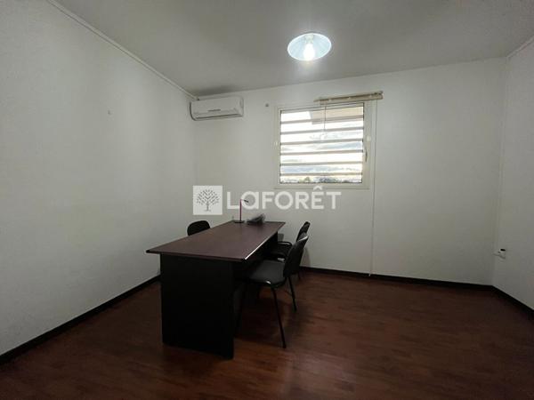 Location bureau Fort-de-France - 82 m² - 1 600 € / mois