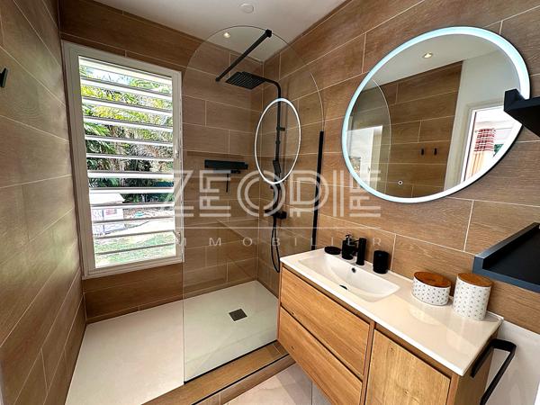 Saint-François (97118) Exclusivité ZEOPIE Immobilier : Villa meublée 3 chambres de 125m² environ sur un terrain de 980m² avec piscine