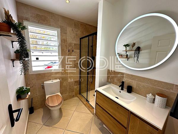 Saint-François (97118) Exclusivité ZEOPIE Immobilier : Villa meublée 3 chambres de 125m² environ sur un terrain de 980m² avec piscine