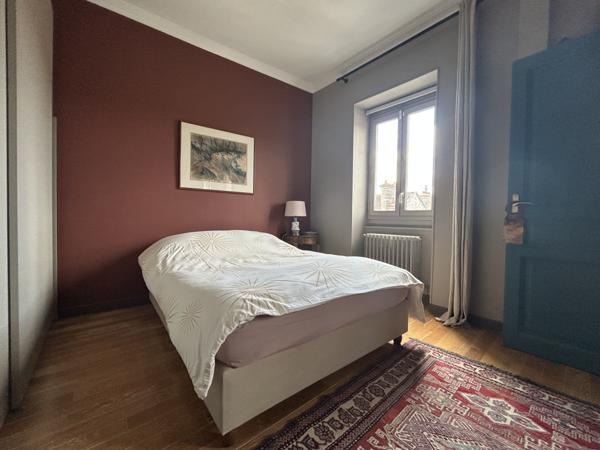 Appartement 5 pièces - 130 m² Exclusivité efficity