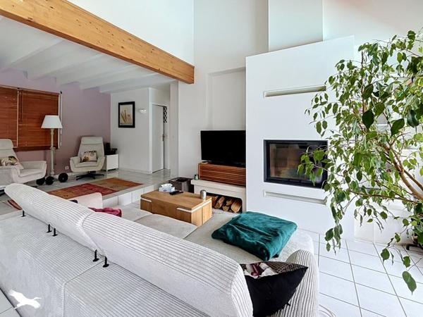 Maison 698 250 € Mérignac 4 p 140 m² DPE C