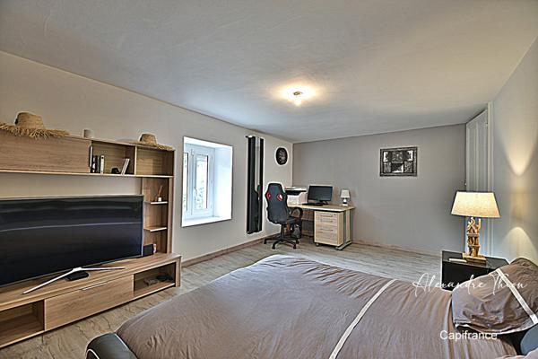 Maison à vendre 10 pièces CHATILLON LA PALUD (01)