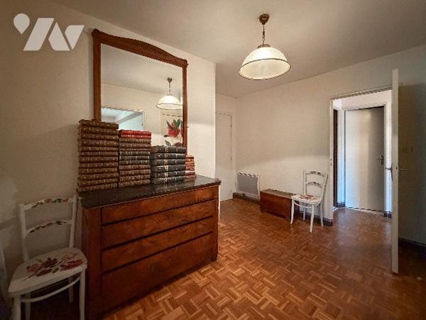 Appartement situé au sein d'une résidence bénéficiant d'un vaste parc arboré, au pied de l'Abbaye