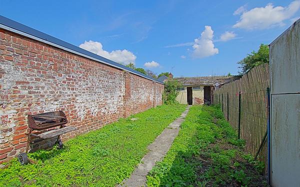 Immeuble à vendre    4 pièces •  Roye