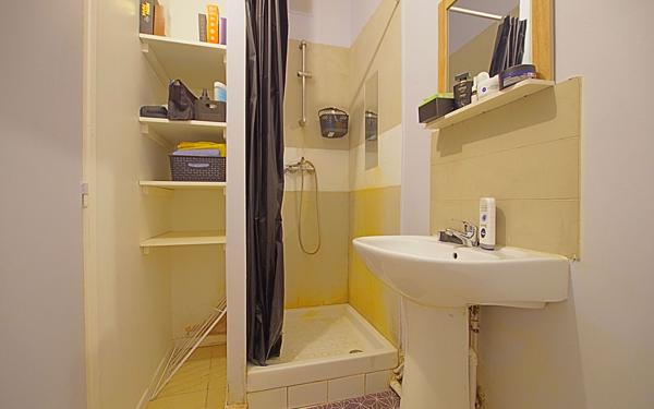 Immeuble à vendre    4 pièces •  Roye