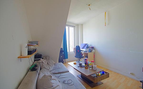 Immeuble à vendre    4 pièces •  Roye