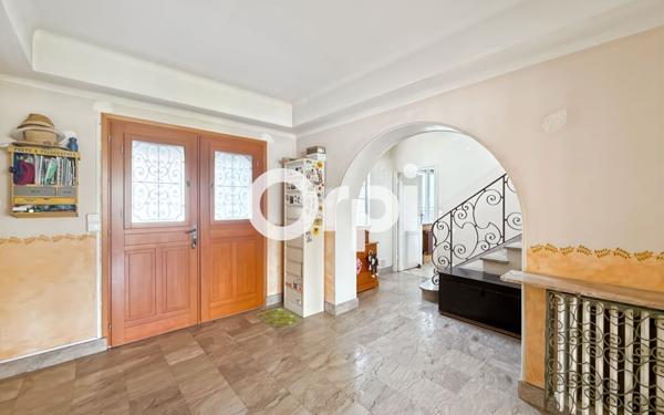 Maison à vendre    7 pièces • 267 m2 Sainte-Catherine