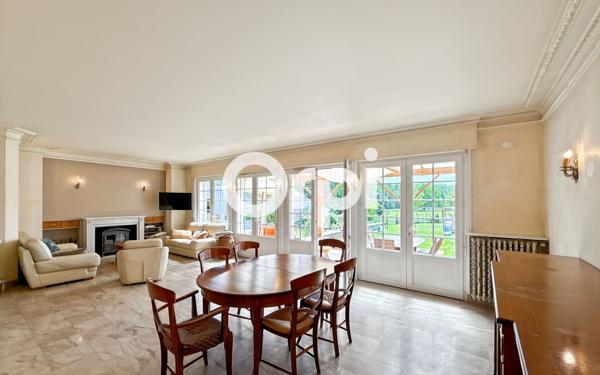 Maison à vendre    7 pièces • 267 m2 Sainte-Catherine