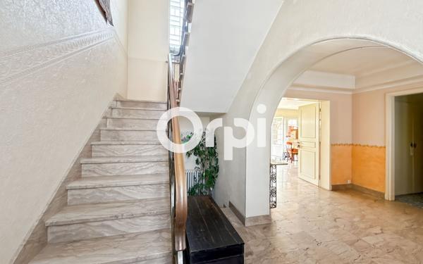 Maison à vendre    7 pièces • 267 m2 Sainte-Catherine