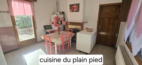 Bruay-la-Buissière (62700) Lot de 2 maisons ( un pavillon de 144 m² habitable sur sous-sol et un plain pied de 60 m²