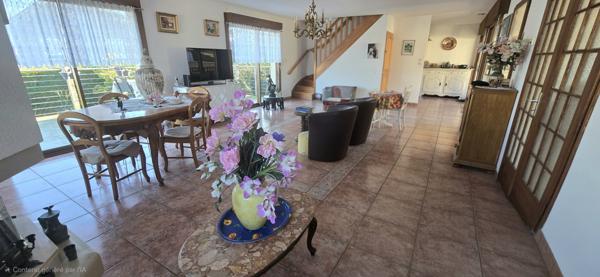 Bruay-la-Buissière (62700) Lot de 2 maisons ( un pavillon de 144 m² habitable sur sous-sol et un plain pied de 60 m²