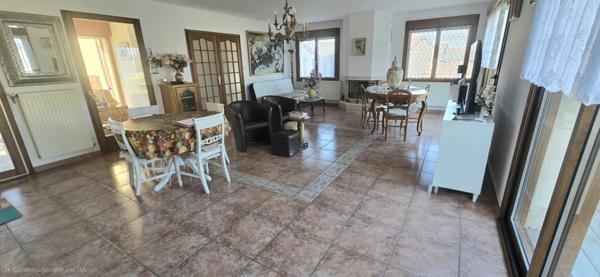 Bruay-la-Buissière (62700) Lot de 2 maisons ( un pavillon de 144 m² habitable sur sous-sol et un plain pied de 60 m²