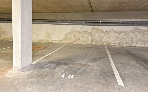 Stationnement à vendre    Fleury-les-Aubrais