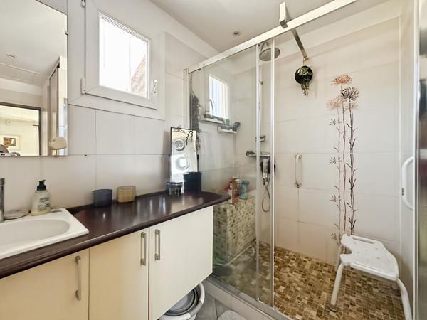 Maison Rognac 5 pièce(s) 101 m2 - parcelle de 460m2