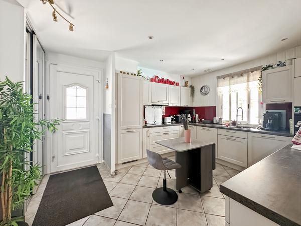 Maison Rognac 5 pièce(s) 101 m2 - parcelle de 460m2