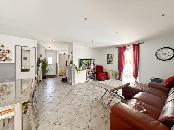 Maison Rognac 5 pièce(s) 101 m2 - parcelle de 460m2