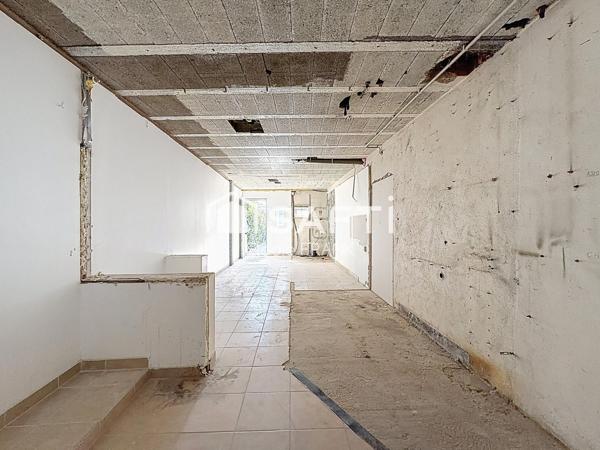 Bien à aménager avec parking proche frontière !