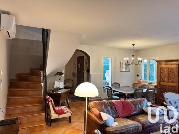 Maison 5 pièces de 135 m² à Montboucher-sur-Jabron (26740)