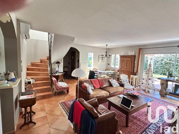 Maison 5 pièces de 135 m² à Montboucher-sur-Jabron (26740)