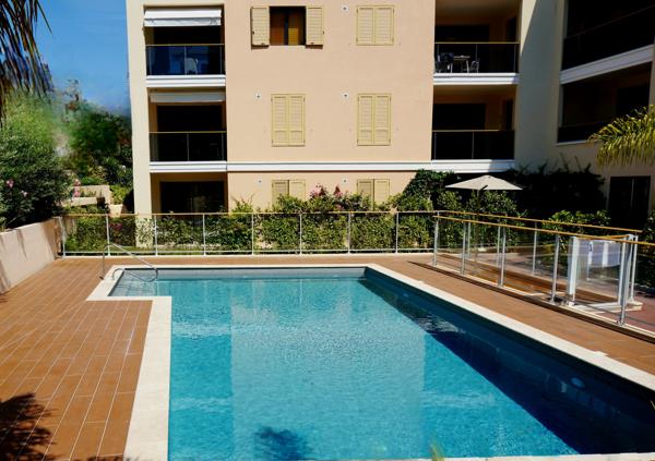 Cannes Palm Beach – 2 pièces avec jardin privatif – Résidence avec piscine