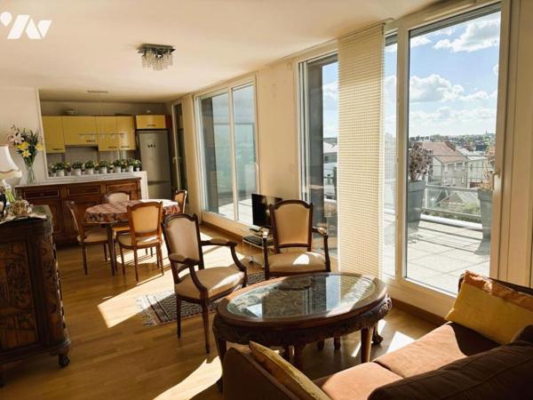 NANTES - HAUTS-PAVES - Appartement de type 3 de 2006 au dernier étage avec grande terrasse et garage