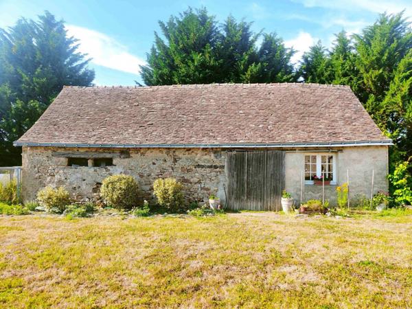 MAISON A LA CAMPAGNE AVEC PISCINE