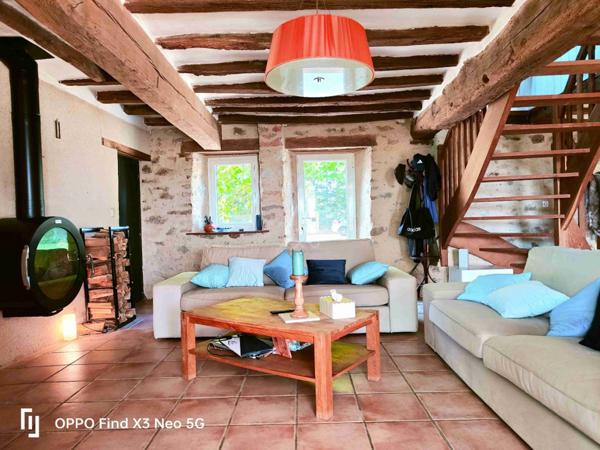 MAISON A LA CAMPAGNE AVEC PISCINE