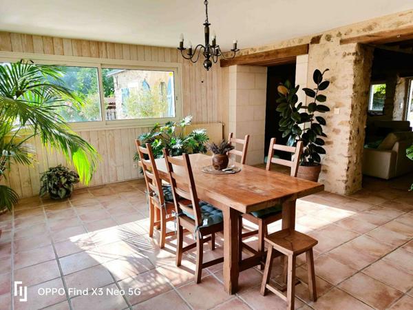 MAISON A LA CAMPAGNE AVEC PISCINE