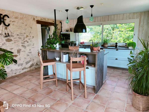 MAISON A LA CAMPAGNE AVEC PISCINE