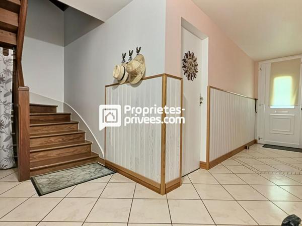Maison T6 d'env. 161.5 m2 avec 5 ch. avec jardin et piscine sur PERIGUEUX (24000)