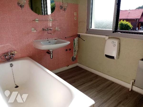 Secteur très calme et ensoleillé, pavillon élevé sur sous-sol avec terrain de 1159 m²