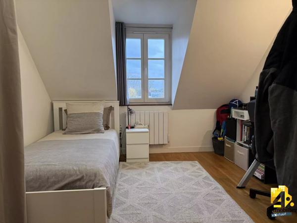 SUPERBE APPARTEMENT 4 P Duplex Centre ville-Château