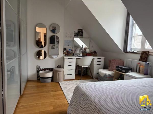 SUPERBE APPARTEMENT 4 P Duplex Centre ville-Château