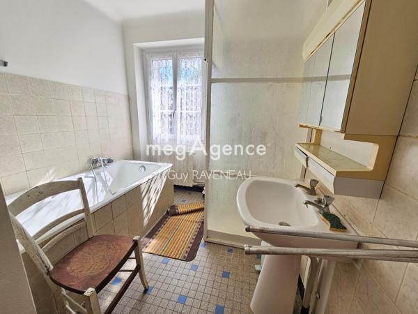 Maison à Loudun, 86200 - 5 pièces 128m²