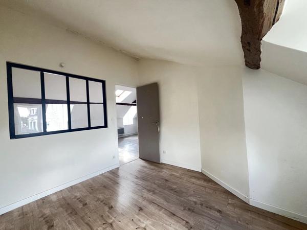 Location                                                      Appartement
                        
                     2 pièces                      41 m2                     à Nevers
