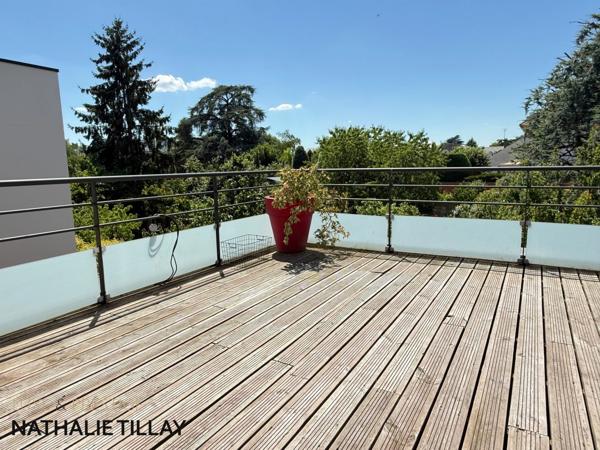 Orléans, St Marc, à vendre, élégante maison d' architecte a toit plat, de 345 m² habitable, Terrain de 873  m²