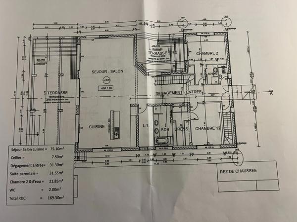 Orléans, St Marc, à vendre, élégante maison d' architecte a toit plat, de 345 m² habitable, Terrain de 873  m²