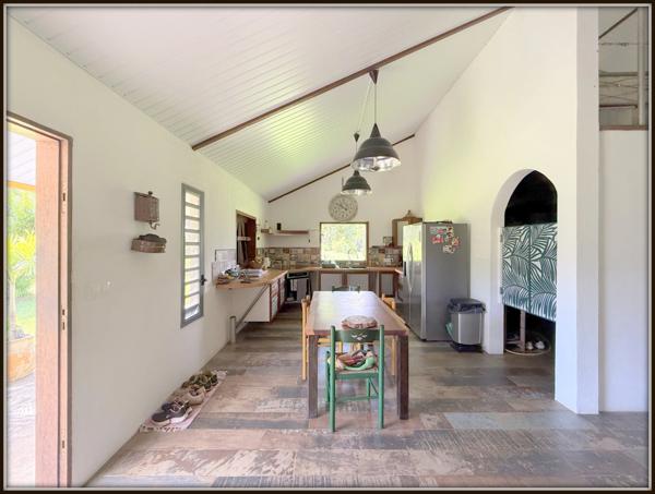 A VENDRE A SINNAMARY UNE MAGNIFIQUE MAISON T4 DE 193 m² SUPERFICIE TERRAIN 6 HECTARES - AU PRIX DE 475 000 €.